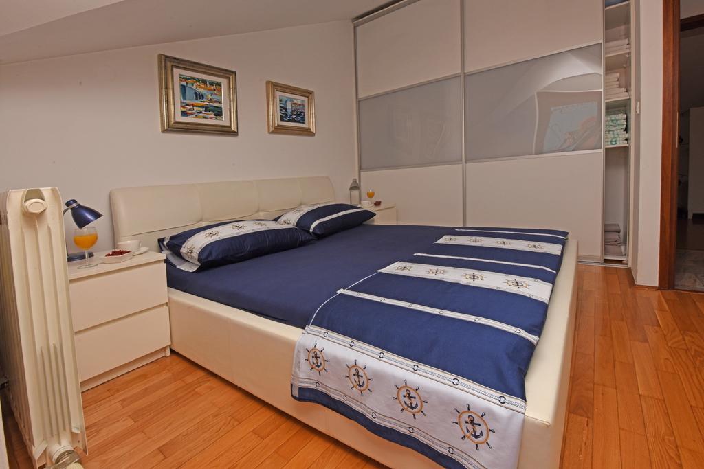 Apartment House Senna Πόρετς Εξωτερικό φωτογραφία