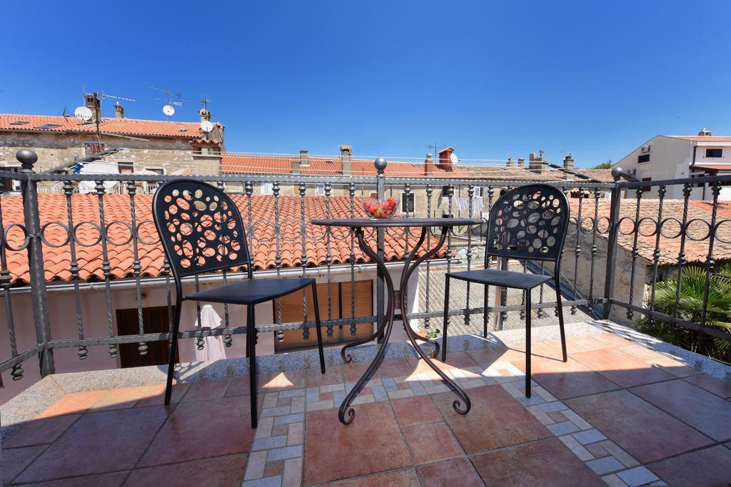 Apartment House Senna Πόρετς Εξωτερικό φωτογραφία